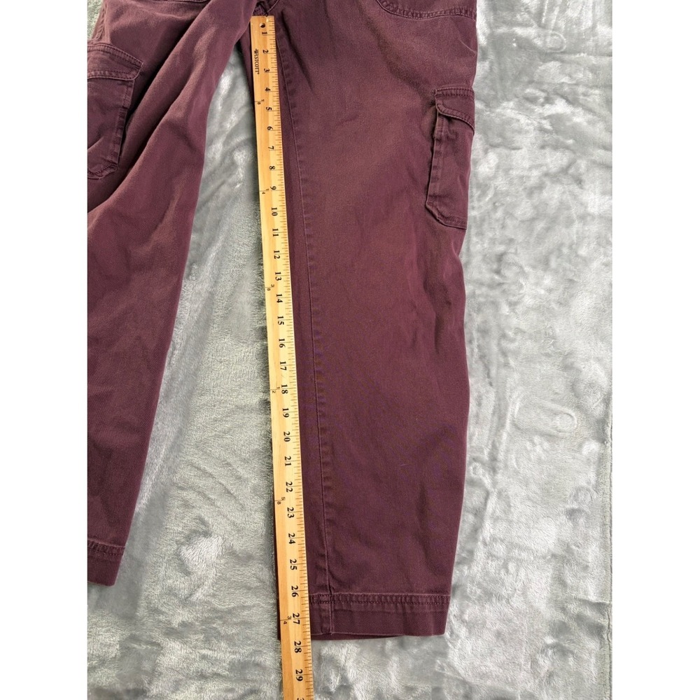 L.L.Bean Favorite Fit Women's Cargo Pants Burgundy Roll Tab Leg Size 6 Petite - Picture 2 of 7